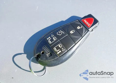 2014 Chrysler Town & Country Touring из США, поврежденный, VIN 2C4RC1BG2ER348748